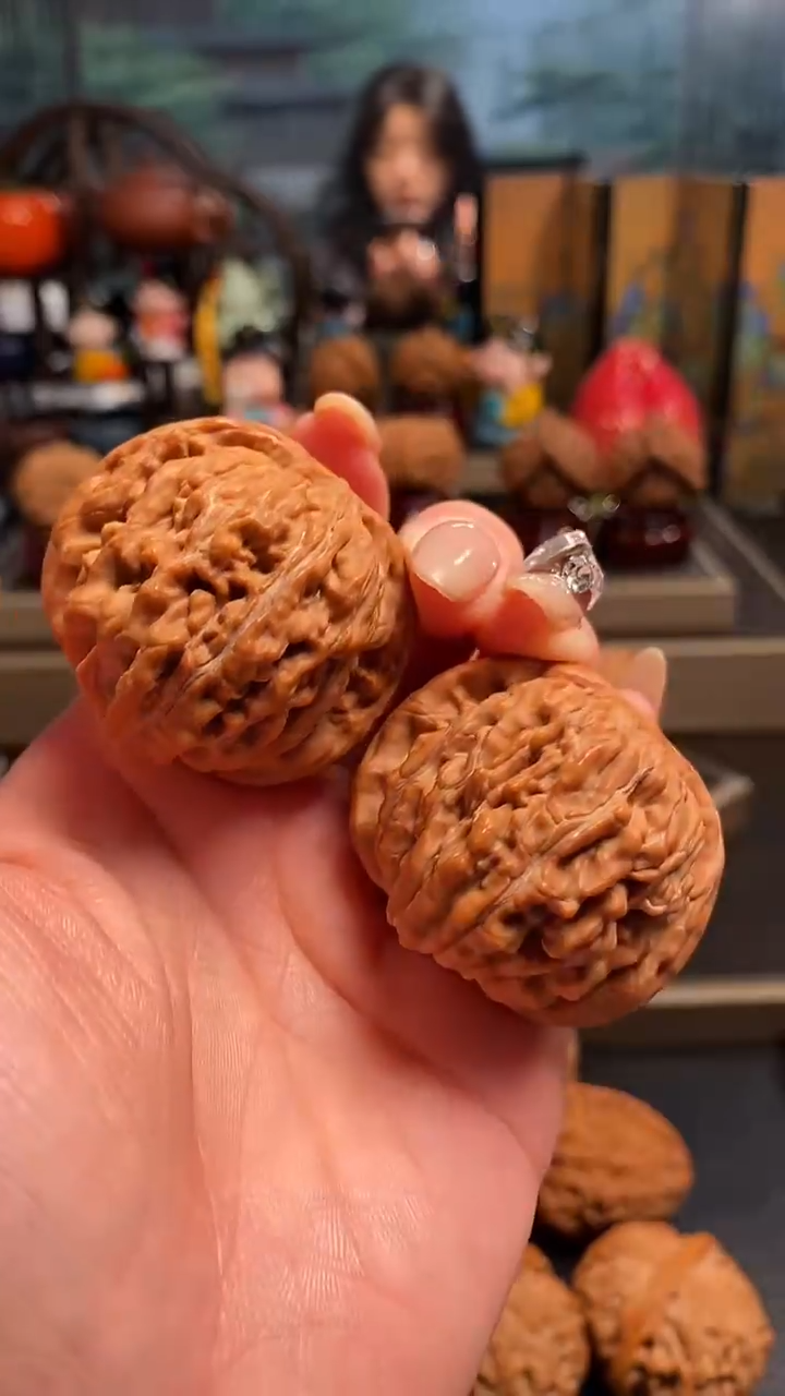 【闪购商品】文玩核桃把件H 214四座楼43尺