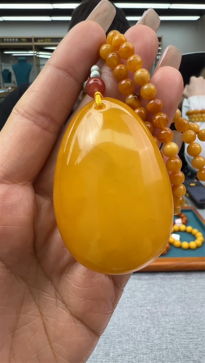 【闪购商品】琥珀颈饰未镶嵌109秒拍号