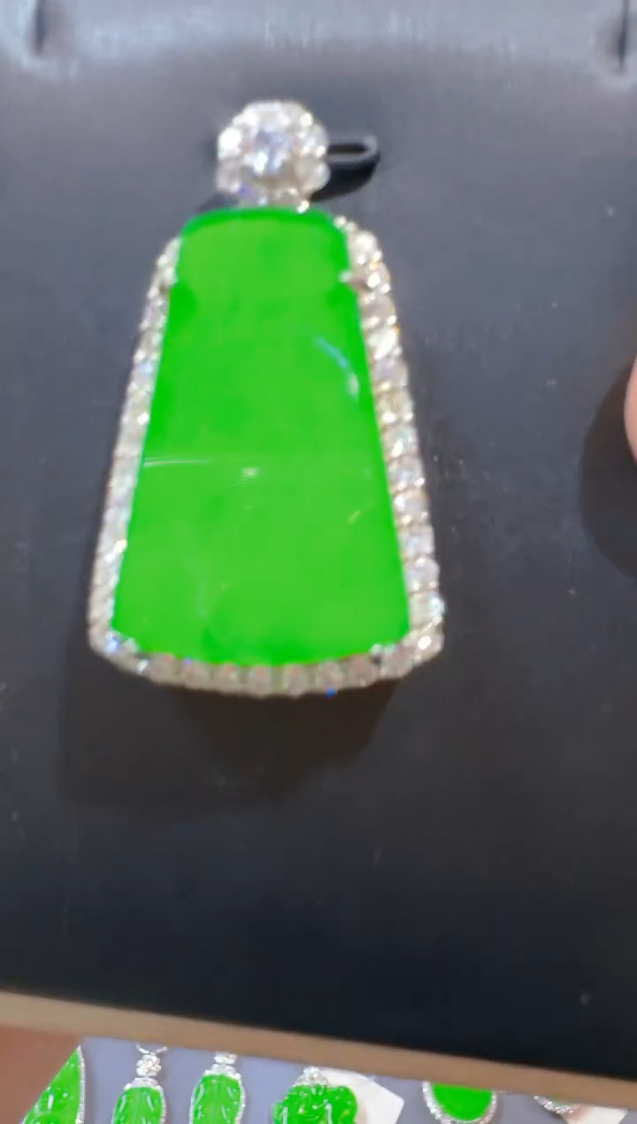 翡翠银S925镶嵌吊坠(赠链)天然a货翡翠