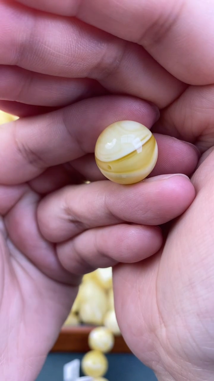 【闪购商品】琥珀裸石未镶嵌月.9