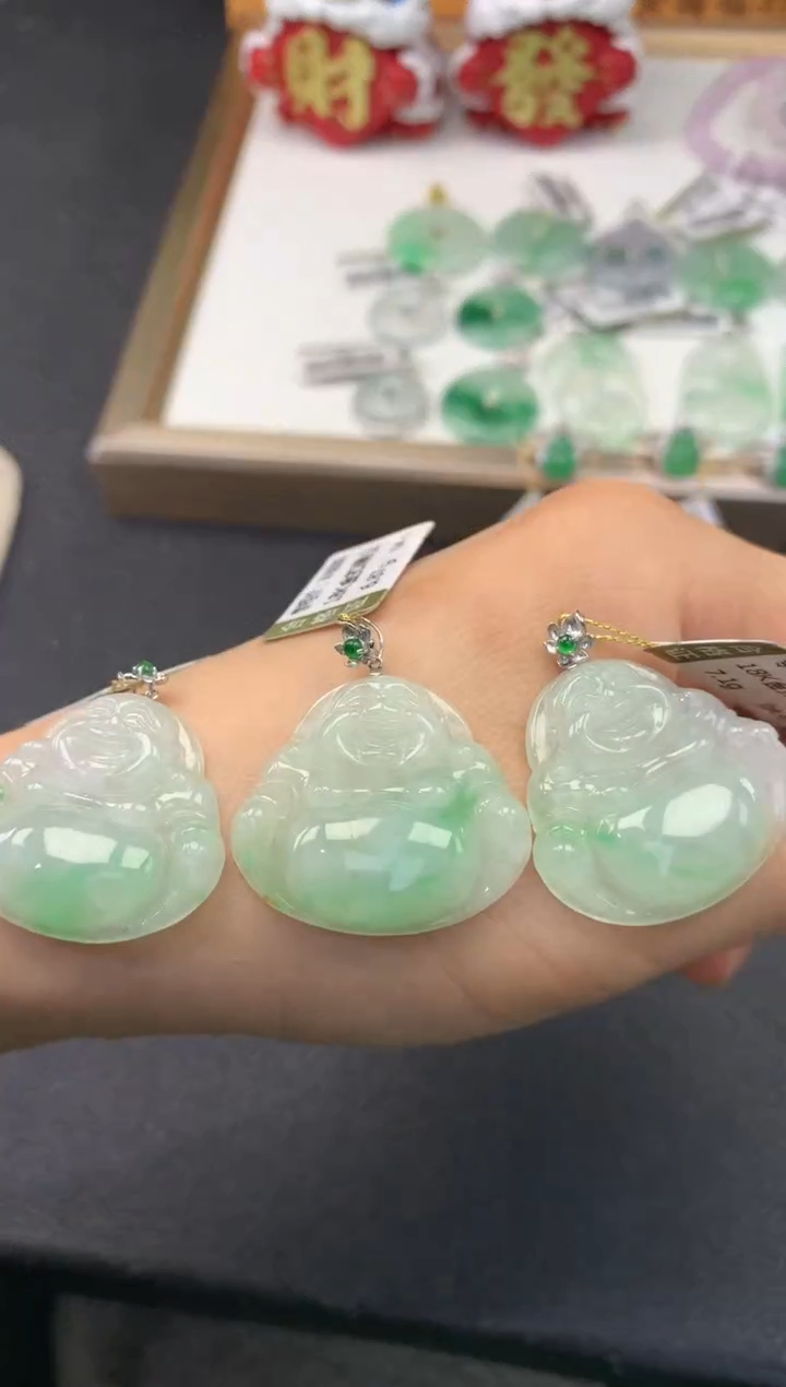 【闪购商品】翡翠颈饰18K金镶嵌         