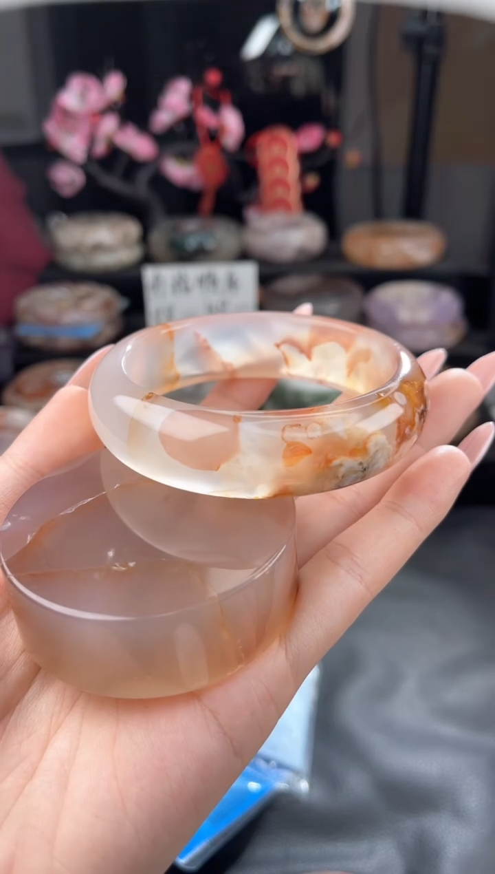 【闪购商品】石英质玉手镯未镶嵌60