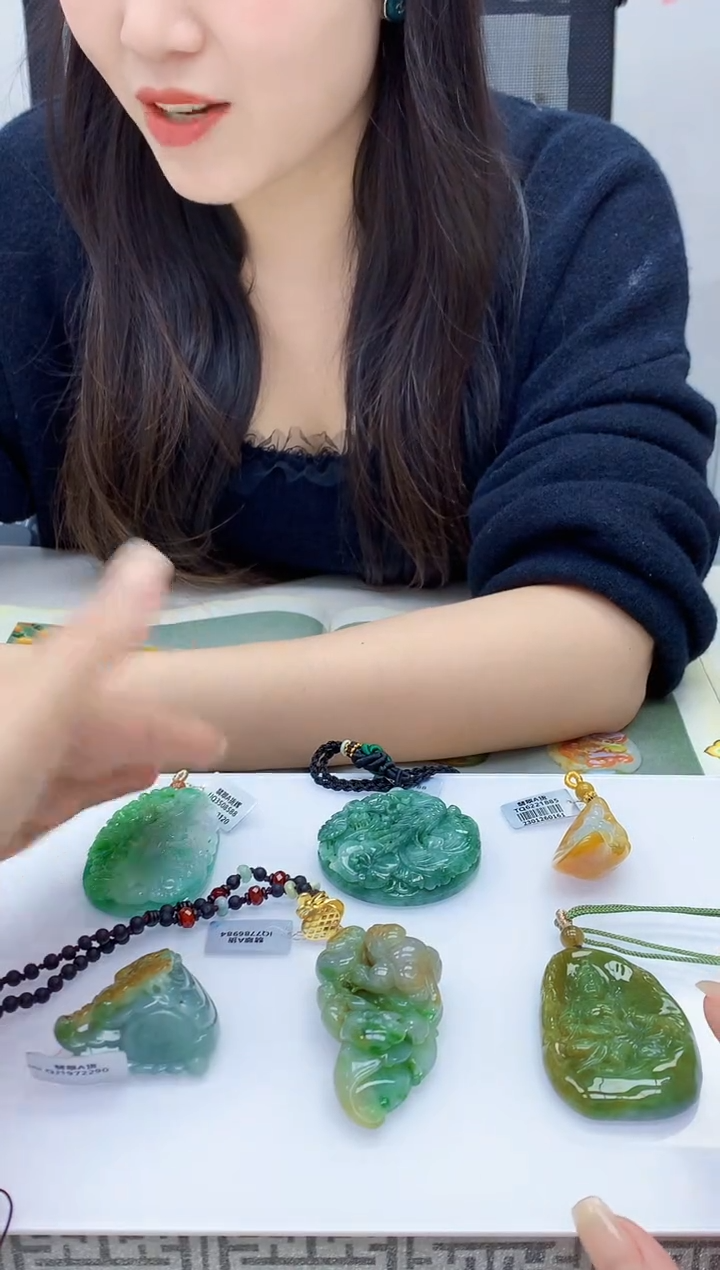 【闪购商品】定制翡翠未镶嵌0405lr-毛货挂件