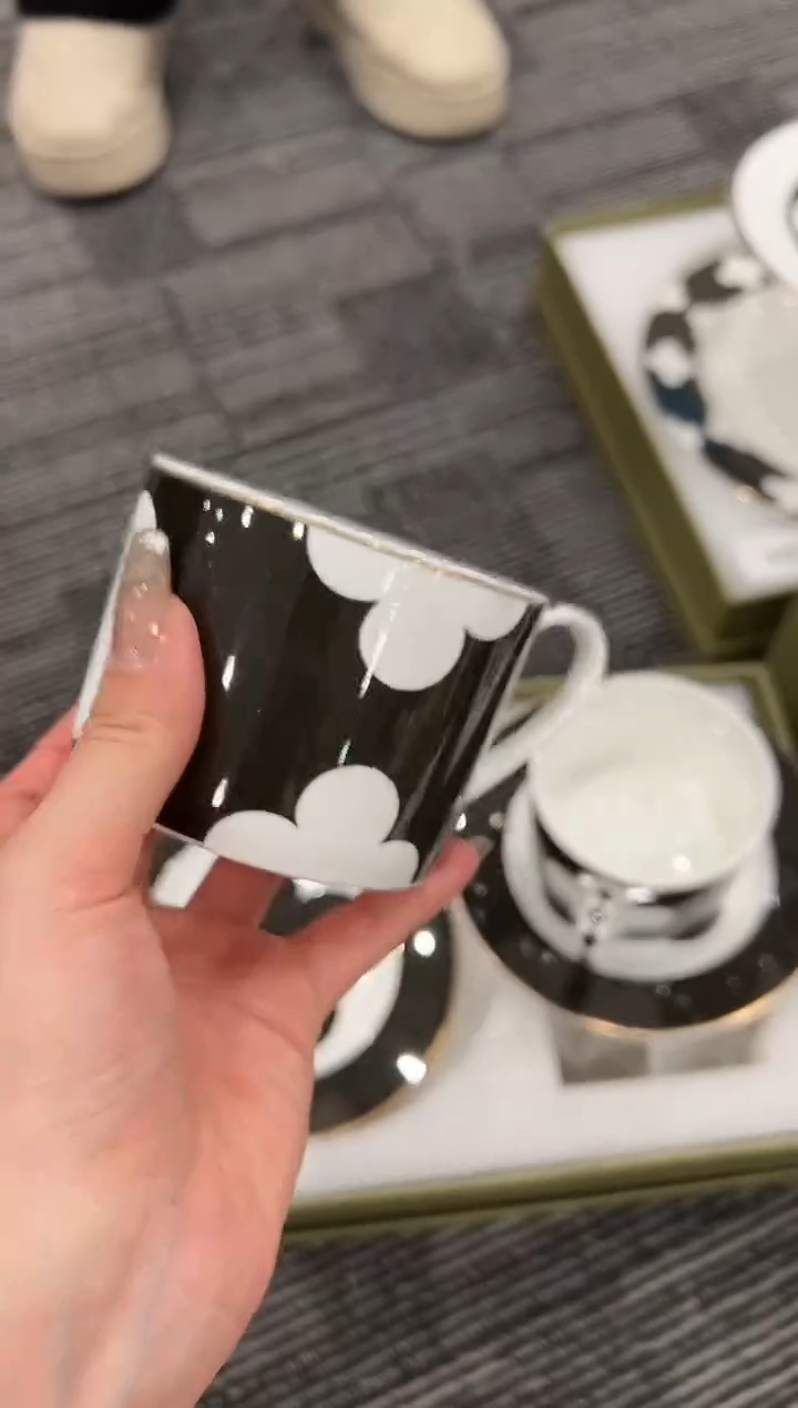 【闪购商品】杯H618--------------