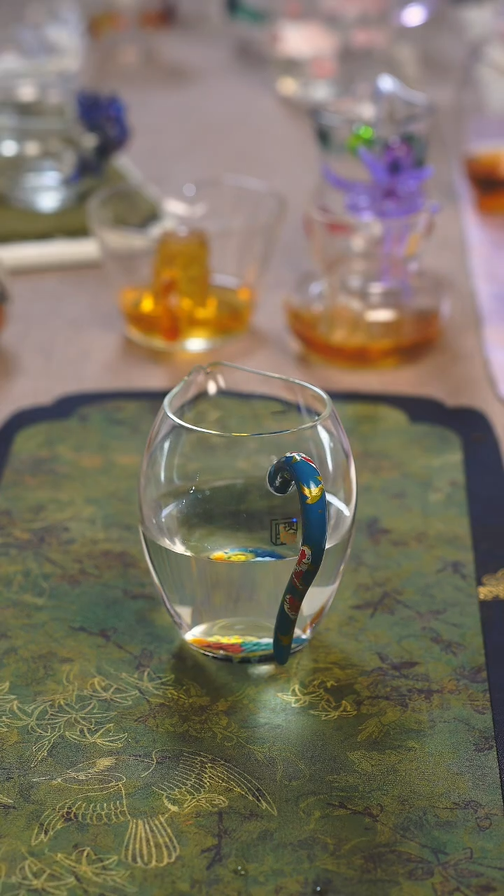 清颜大漆白鱼公道杯晶焱金标海葵底珠