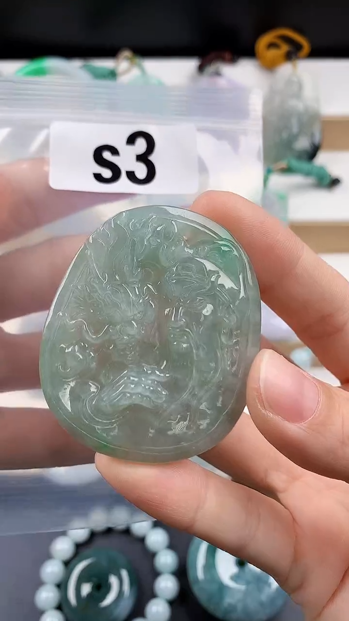 颈饰未镶嵌翡翠天然翡翠吊坠挂件