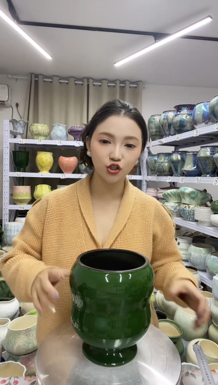 【12.1】花盆 高度：20  口径：13.5