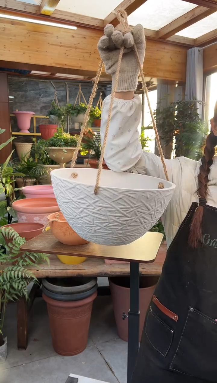 31*15白色浮雕石花纹吊盆