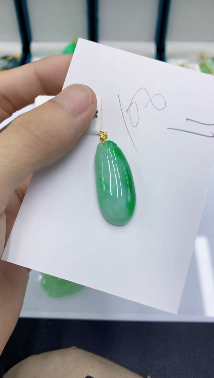 颈饰18K金镶嵌翡翠翡翠