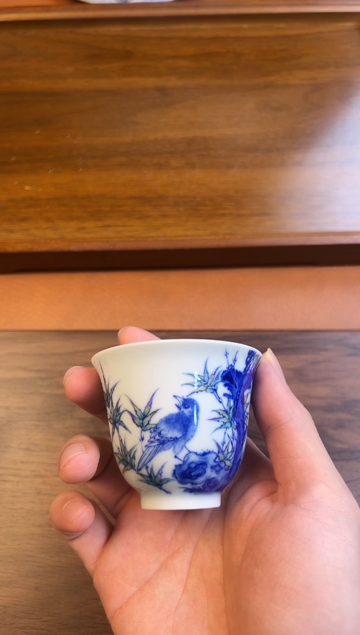 青*问青坊斗彩铃铛杯