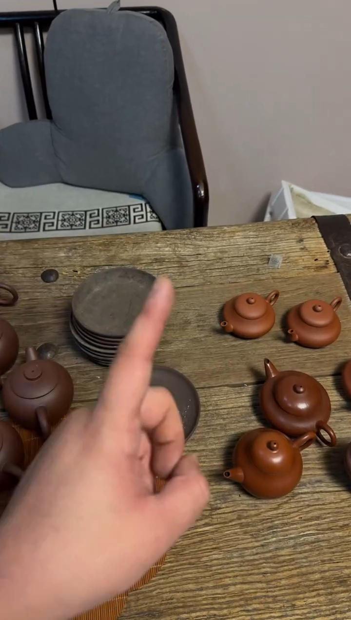 茶壶紫砂平****。紫泥盘子一个