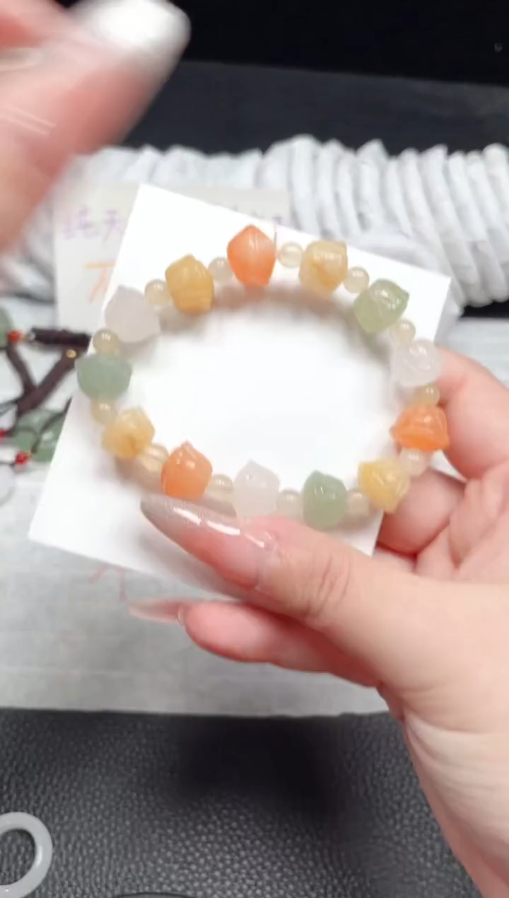 【闪购商品】石英质玉手镯未镶嵌莲蓬