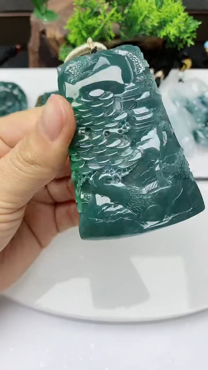 【闪购商品】翡翠颈饰未镶嵌        