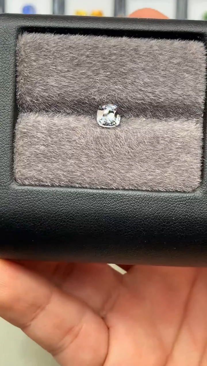 【闪购商品】定制尖晶石裸石未镶嵌枕型 金属灰色调尖晶石 0.95ct