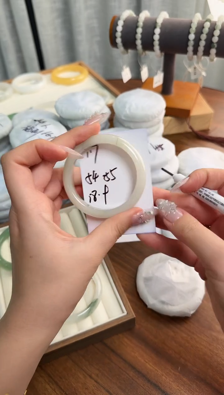 未镶嵌手镯石英质玉117//54/55