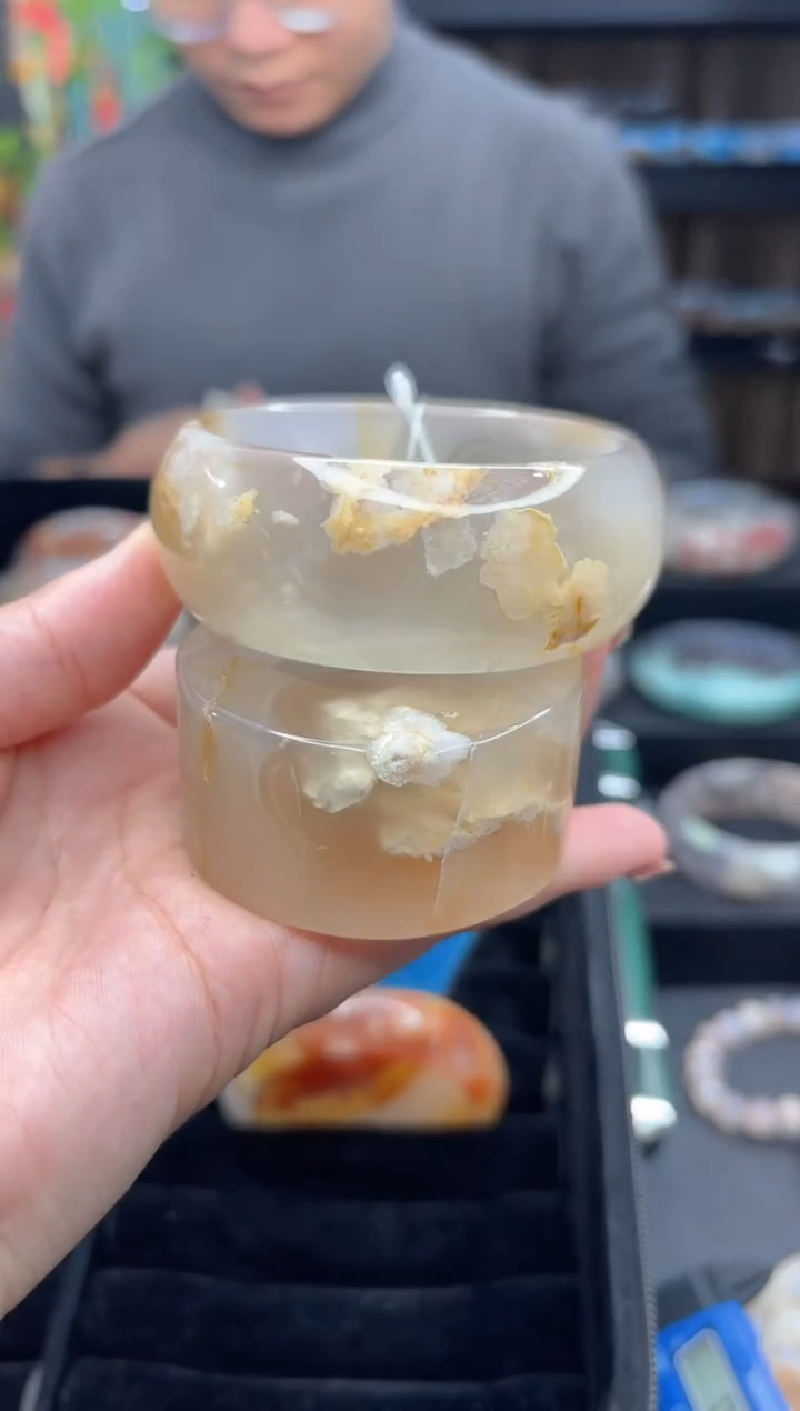 【闪购商品】石英质玉手镯未镶嵌699（56圈赠送镯心）