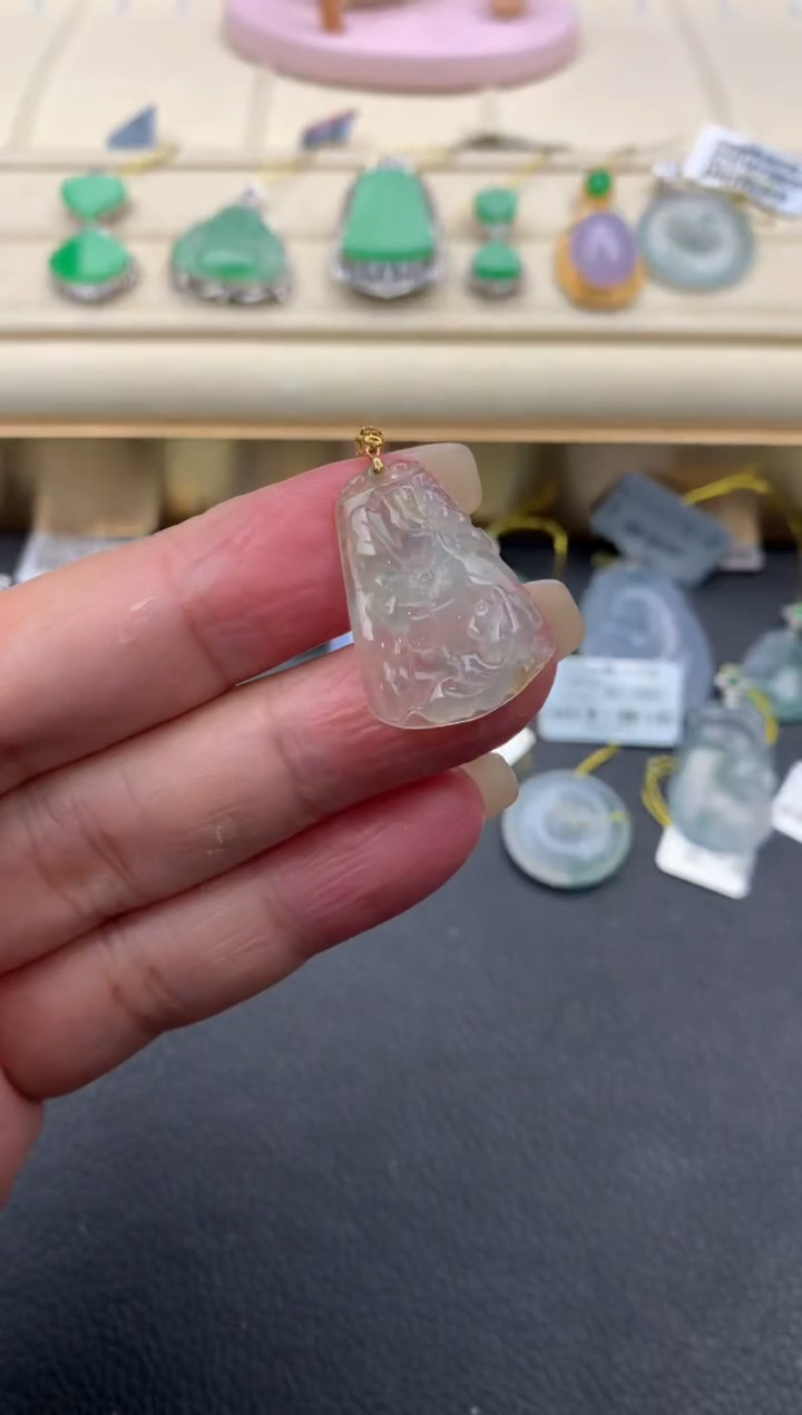 【闪购商品】翡翠颈饰18K金镶嵌Q592      