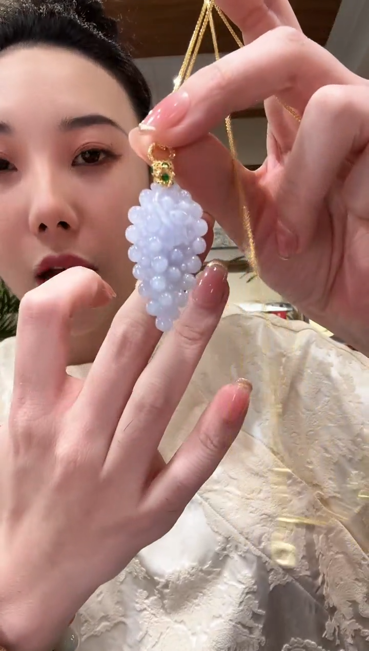 翡翠未镶嵌颈饰国风