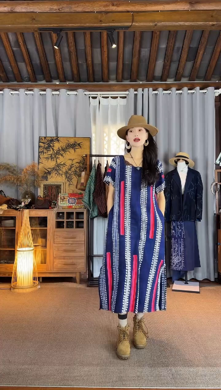 **设计师款蓝白彩条老麻蜡染连衣裙