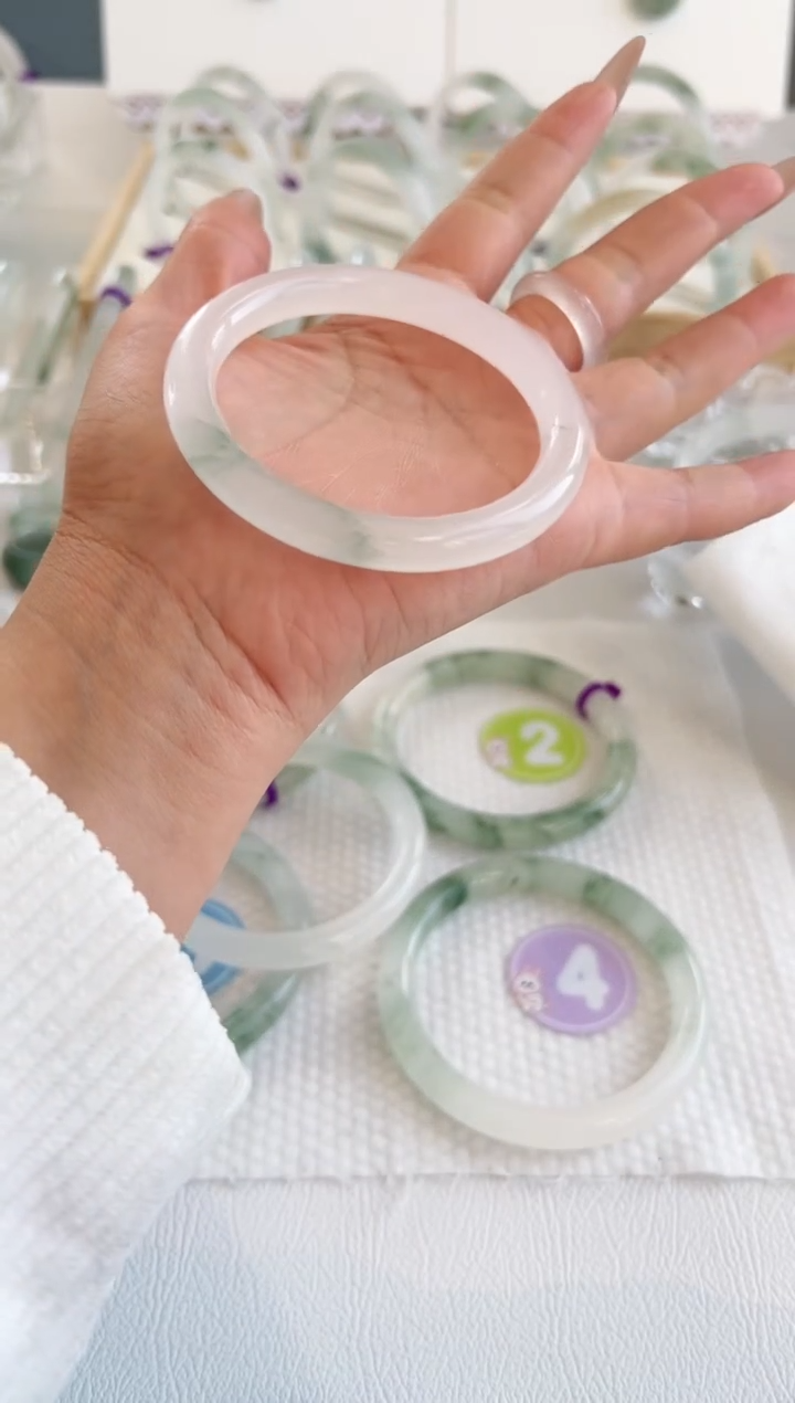 【闪购商品】石英质玉（天山翠）手镯未镶嵌55.5