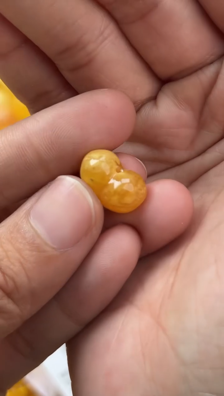 裸石蜜蜡未镶嵌天然蜜蜡微瑕珠子 假一赔万