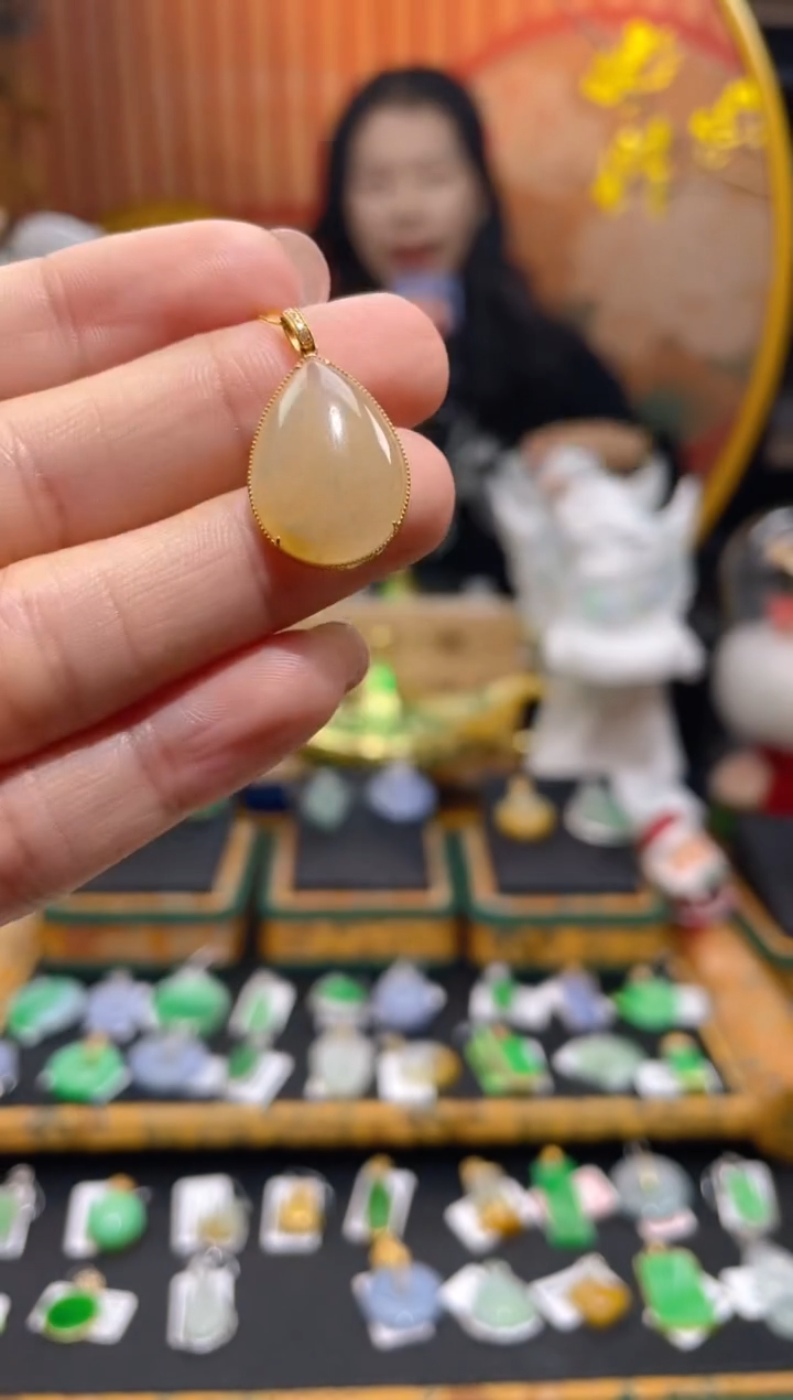 【闪购商品】翡翠颈饰未镶嵌假一赔三