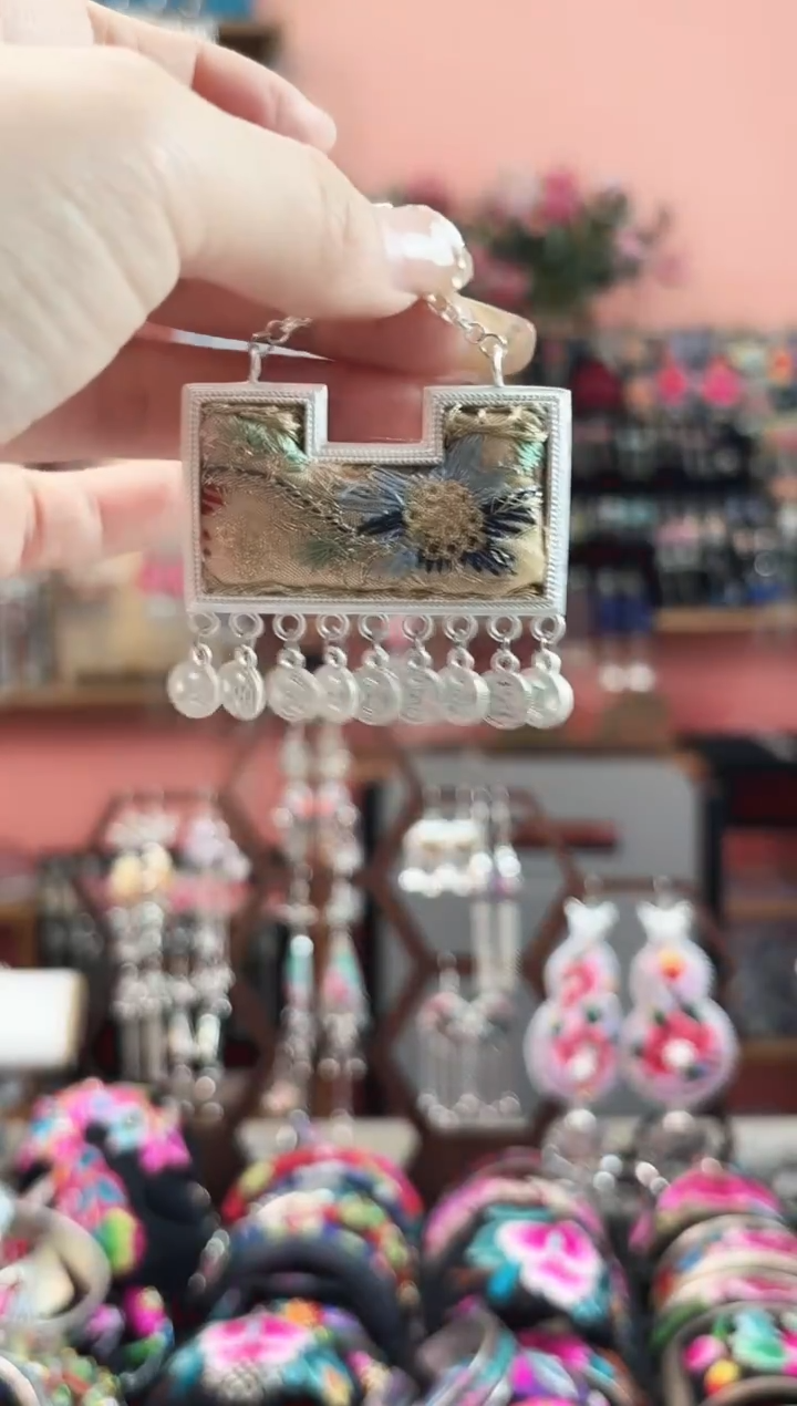 艺枝独绣手工饰品184