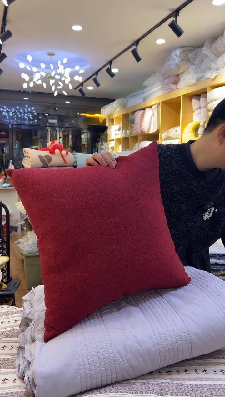 棉魔*笑枣红色抱枕   
