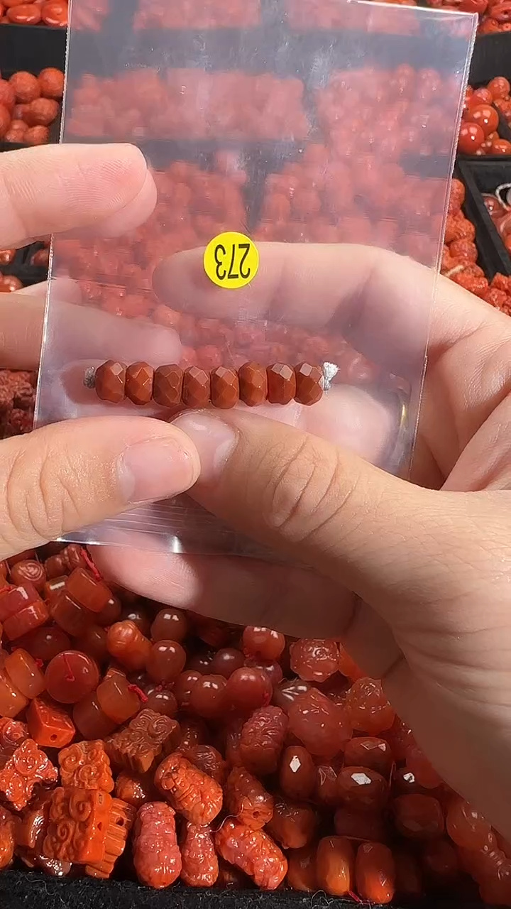 颈饰未镶嵌南红玛瑙1