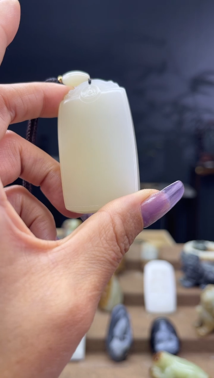 颈饰未镶嵌和田玉1