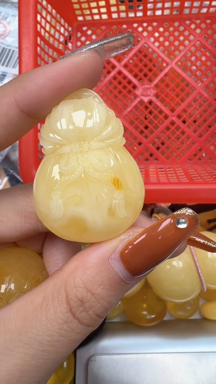 裸石琥珀未镶嵌如图