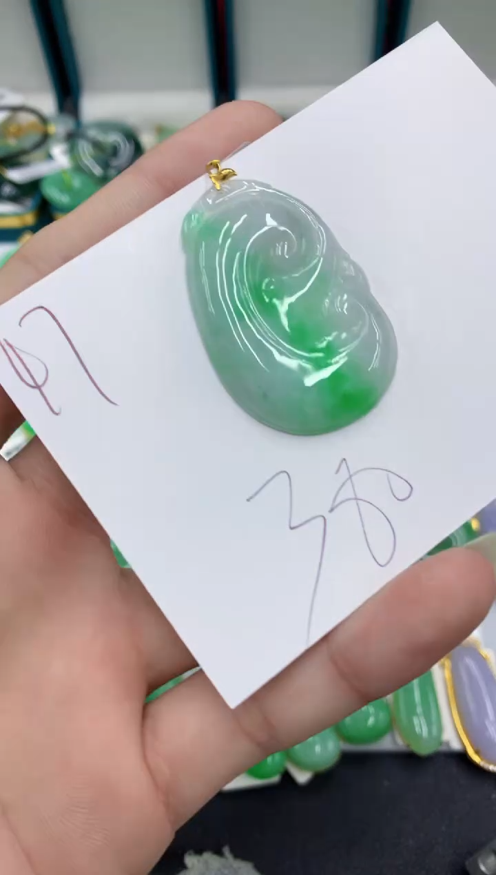 【闪购商品】翡翠颈饰18K金镶嵌翡翠