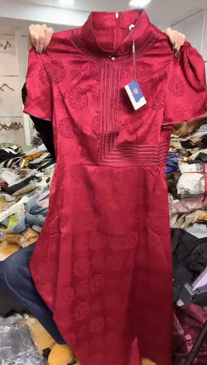 连衣裙       3XL码    135-145斤