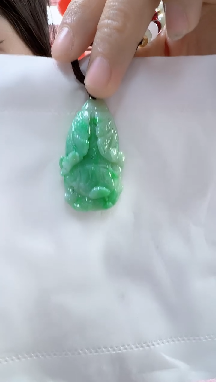 【闪购商品】翡翠颈饰未镶嵌孤品白菜