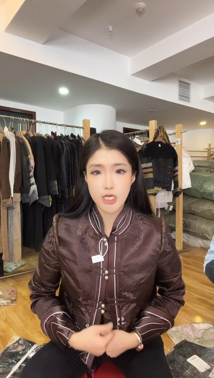 外套  L码        105-115斤