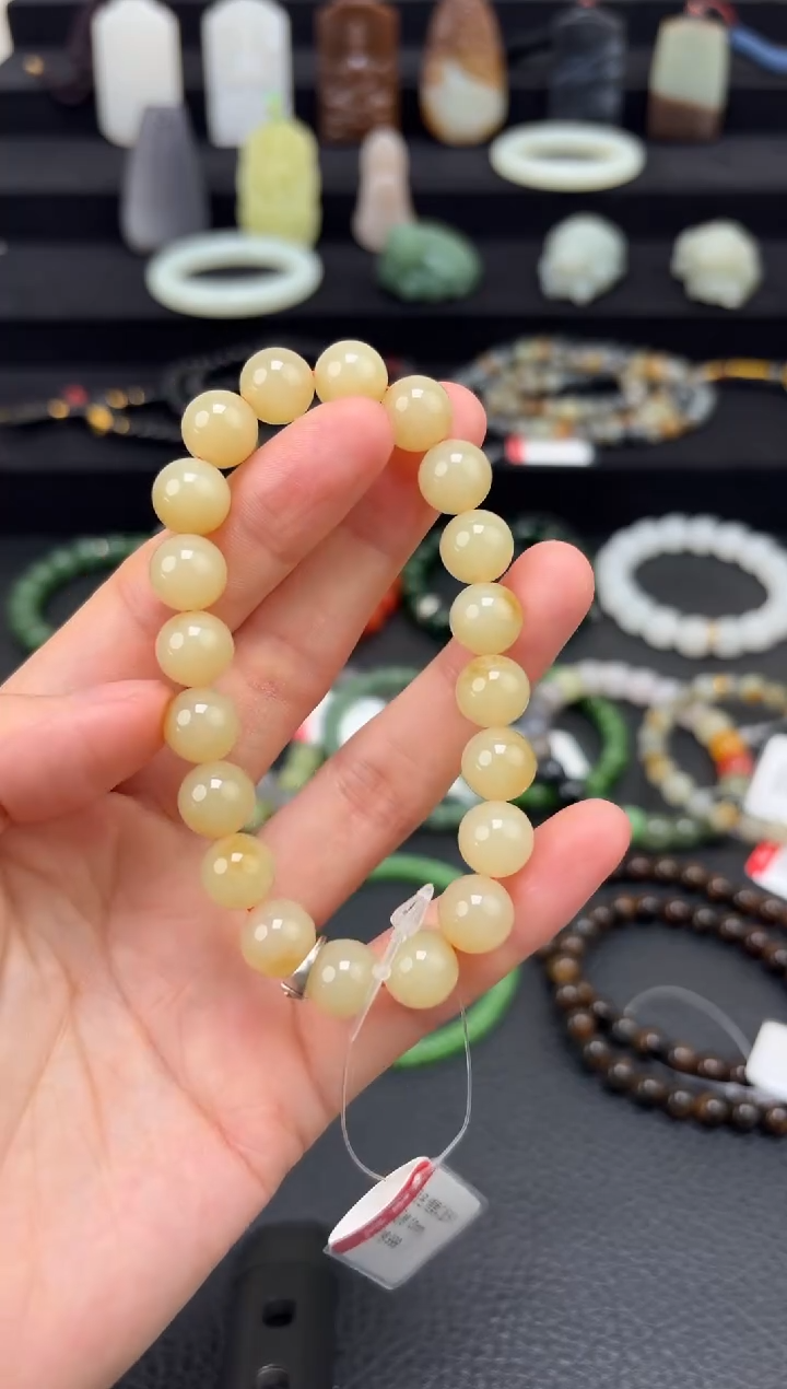 未镶嵌和田玉挂件10mm糖黄口圆珠手串