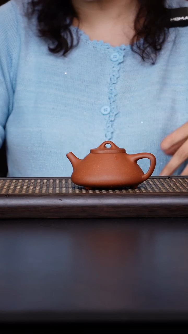 茶壶紫砂宝山手磨矿黄降坡  子冶石瓢180cc