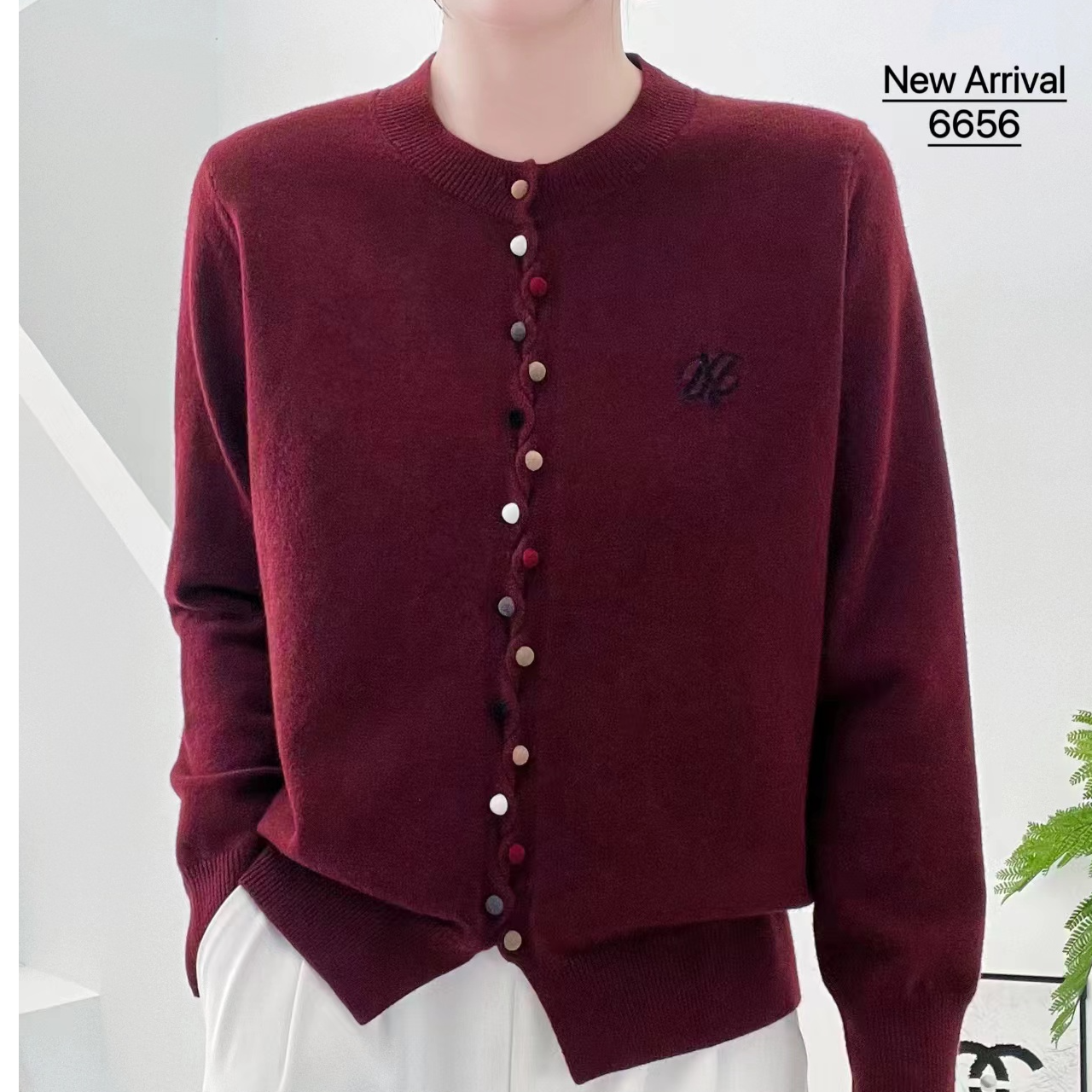 恒贤羊秋冬新款彩扣开衫福利开抢