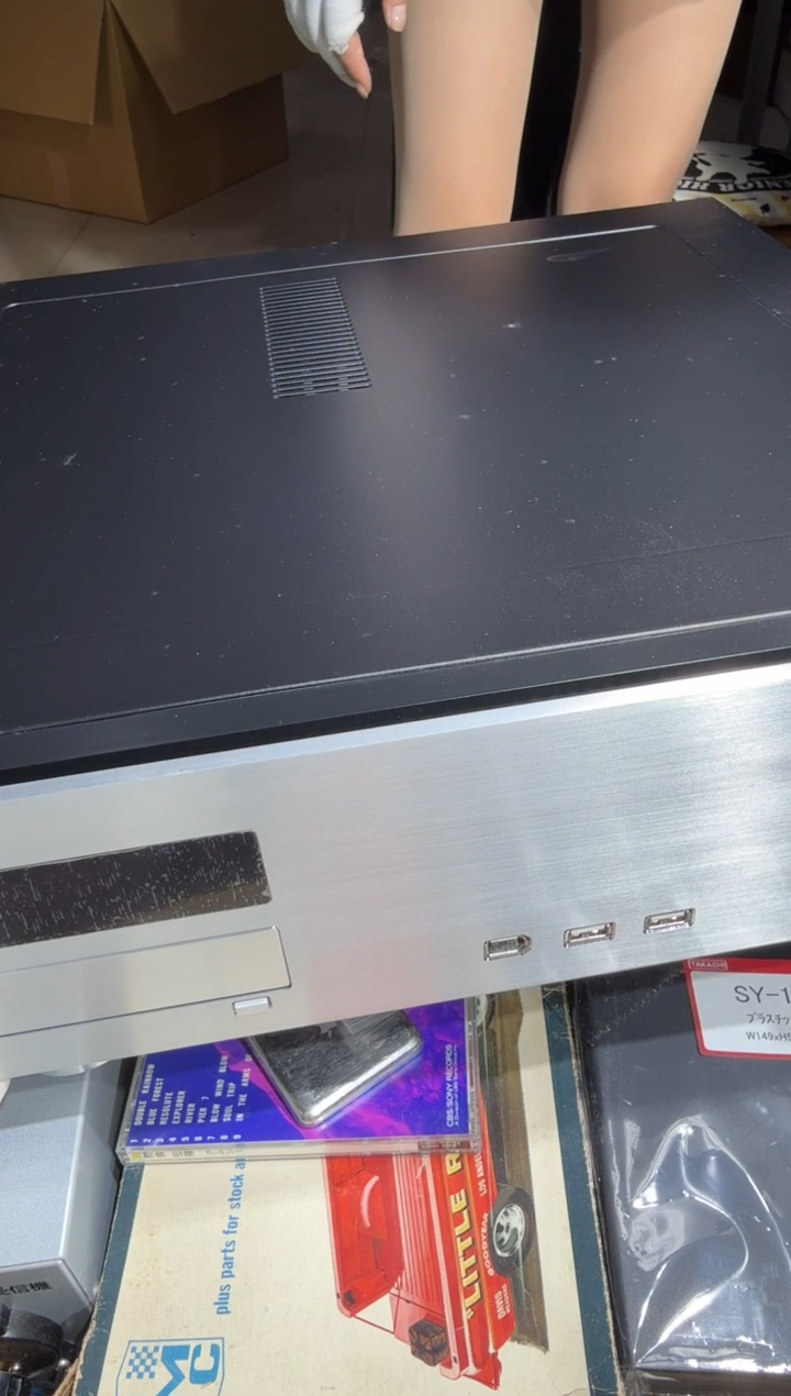 8新自***心 873   中古商品，瑕疵品，不保好坏。