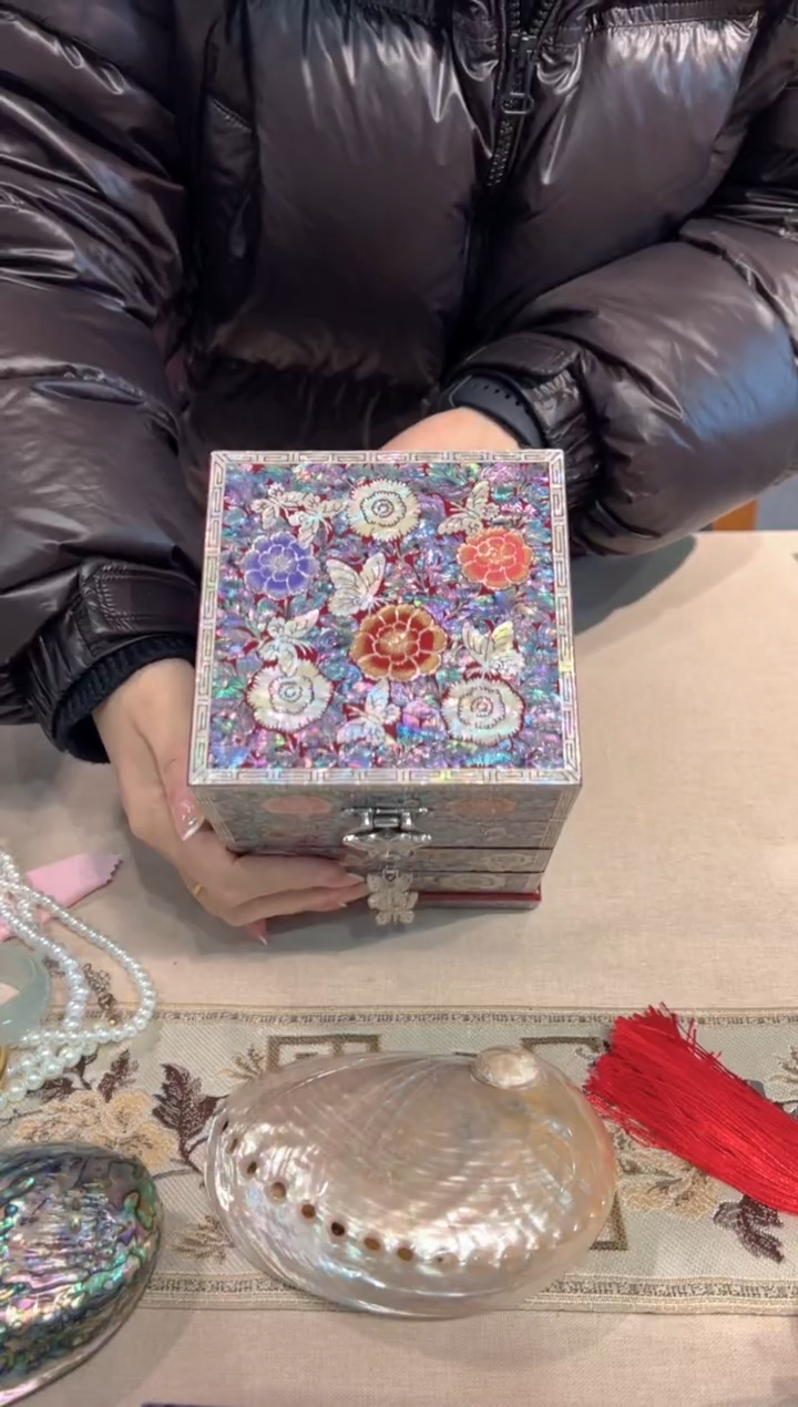 【闪购商品】红底白边·弘贝雅螺钿漆器文化馆