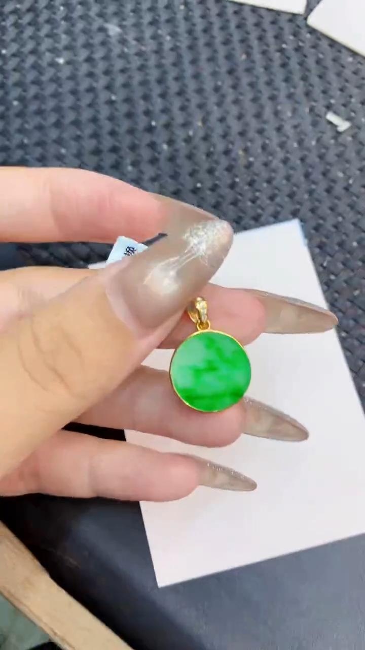 颈饰未镶嵌翡翠1