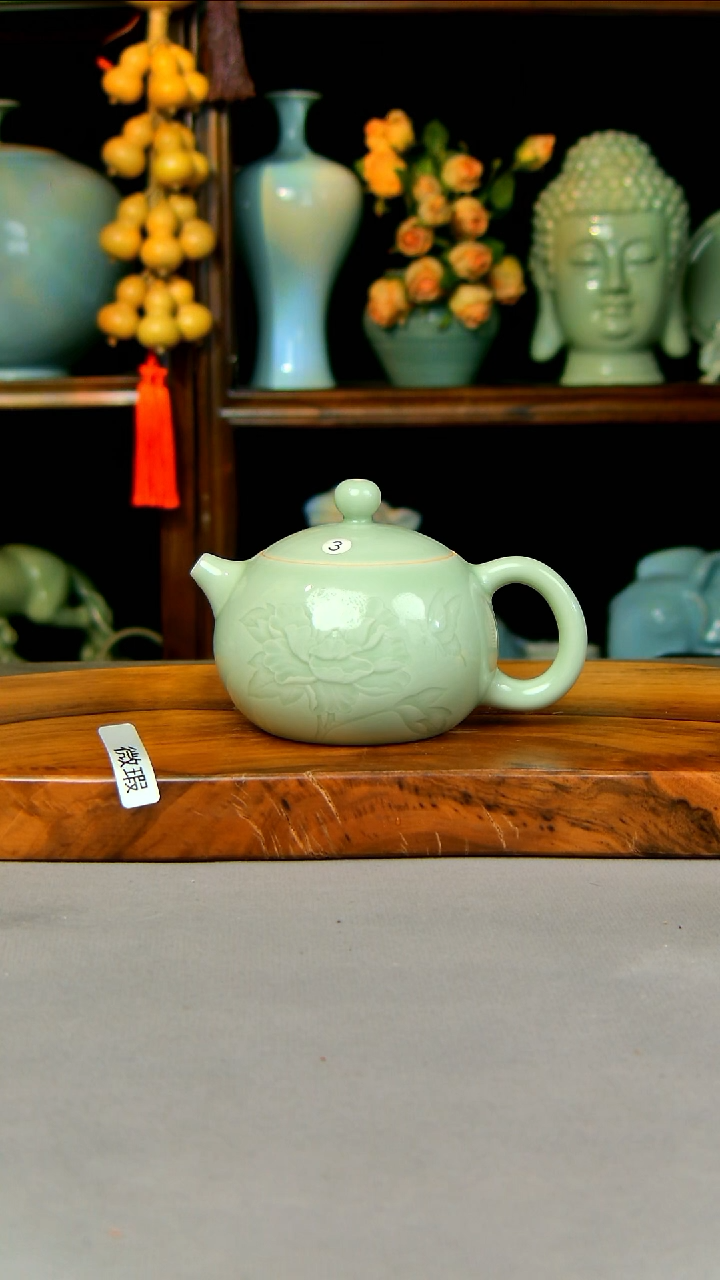 豆绿釉牡丹西施壶微瑕