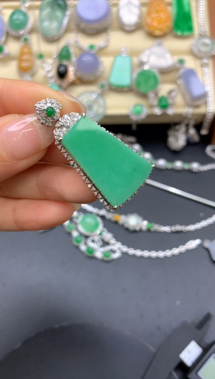 【闪购商品】翡翠颈饰18K金镶嵌489-中国好珍宝