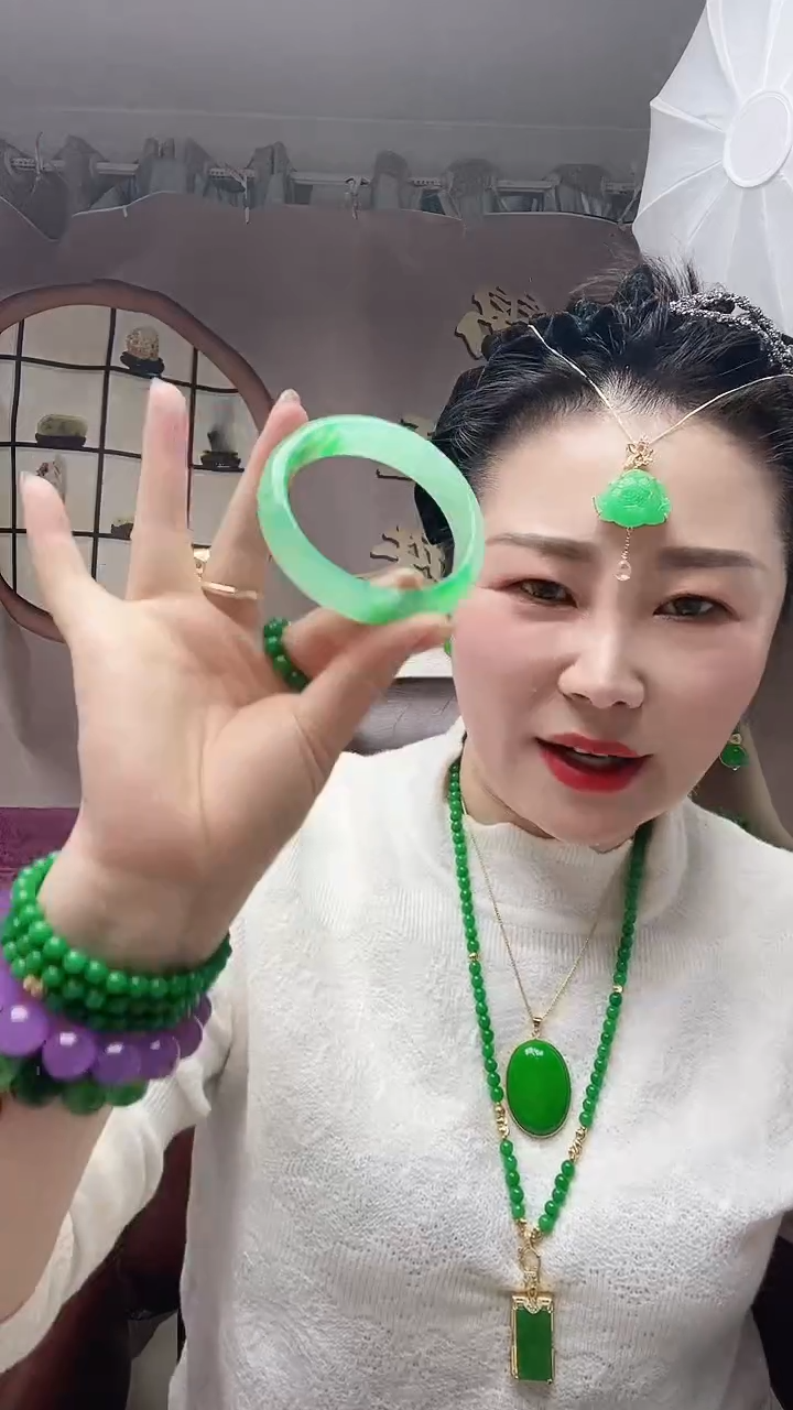 【闪购商品】翡翠手镯未镶嵌59圈口