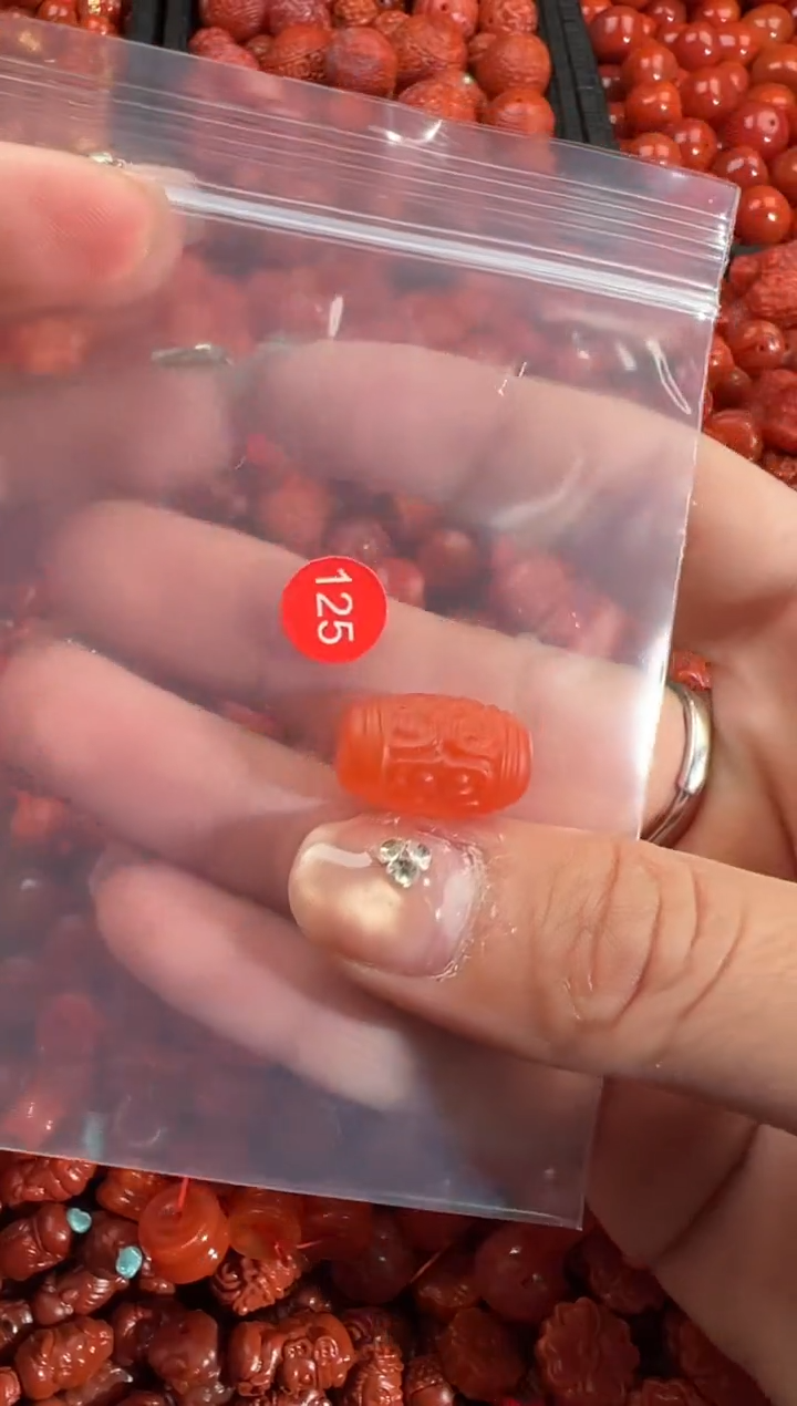 南红玛瑙未镶嵌颈饰1