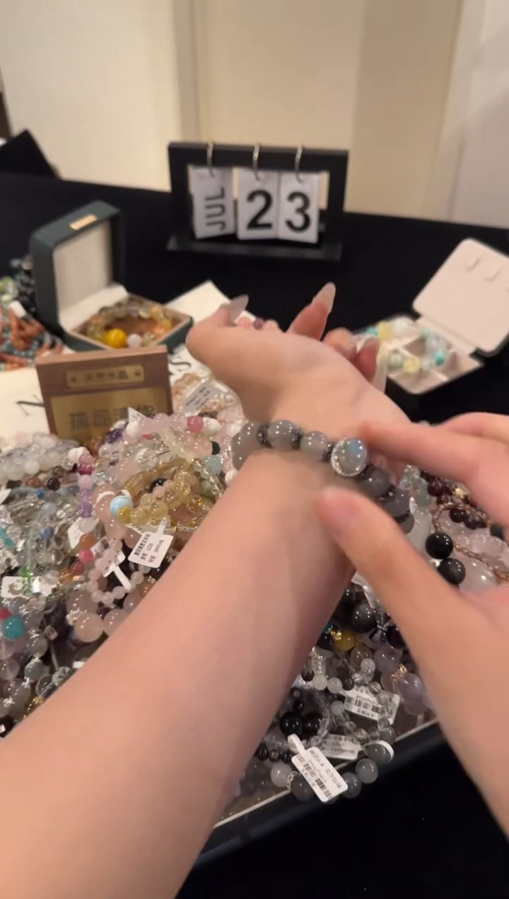 水晶手串合金灰月光x1080