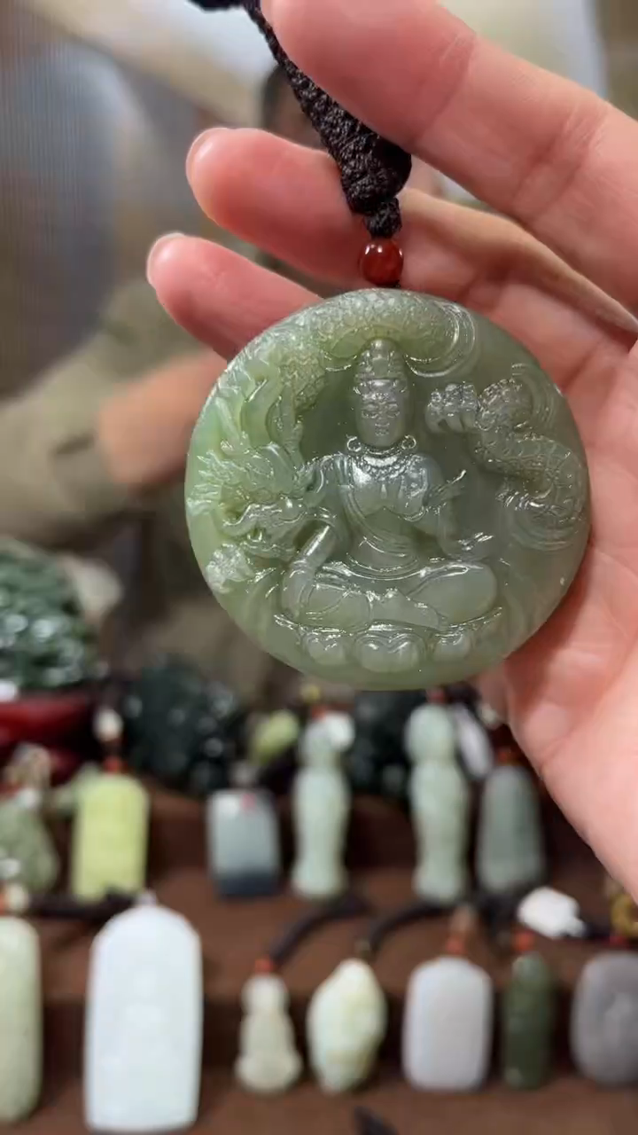 颈饰未镶嵌和田玉·