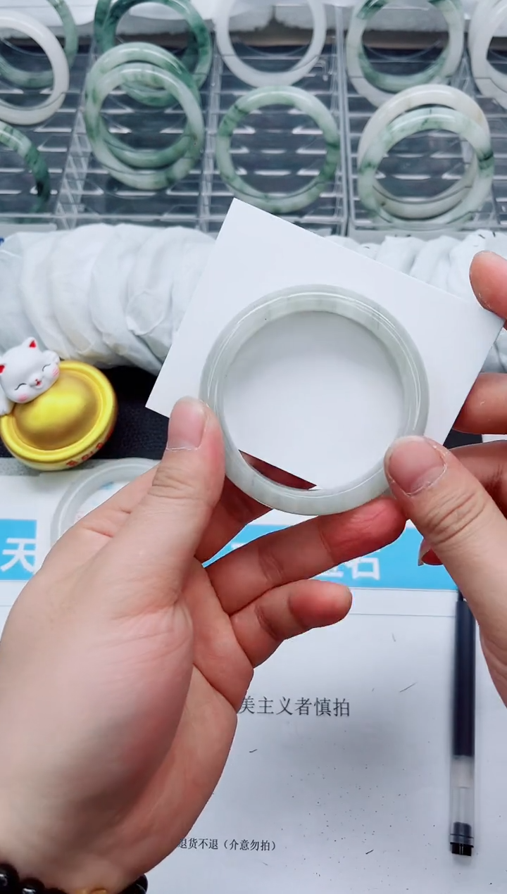 【闪购商品】石英质玉手镯未镶嵌211-55