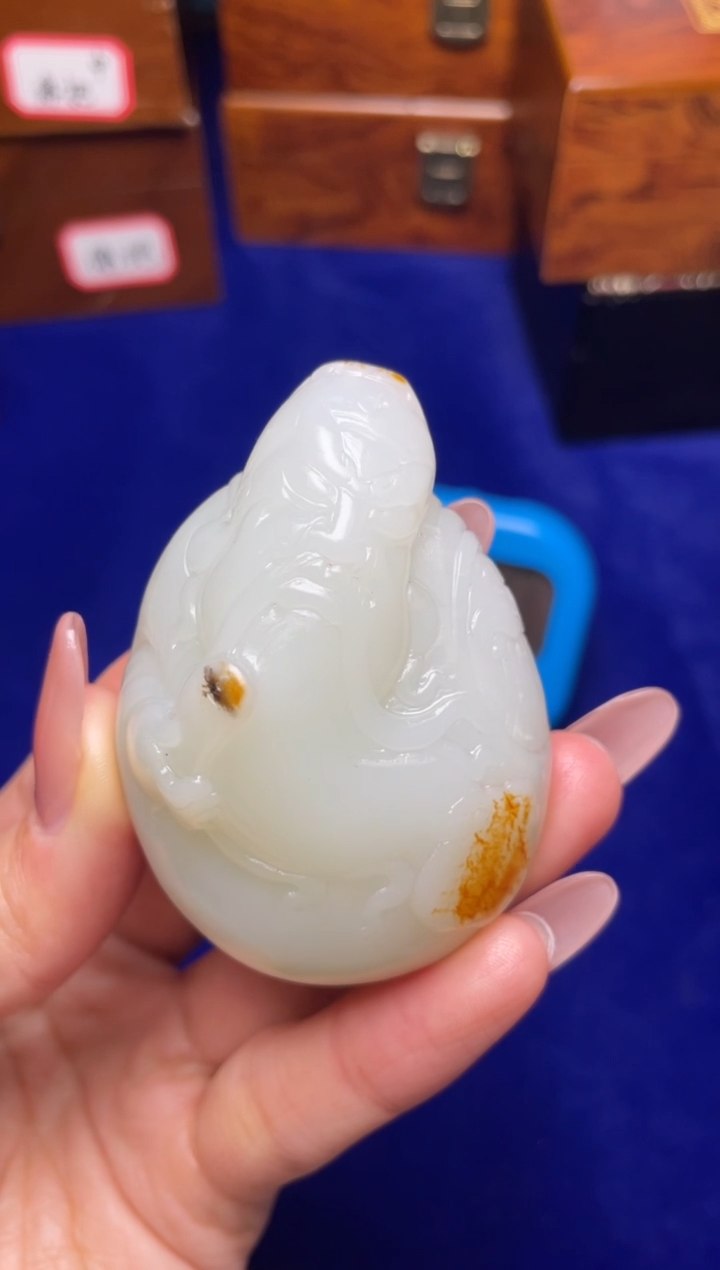 未镶嵌和田玉把件老*人和田玉