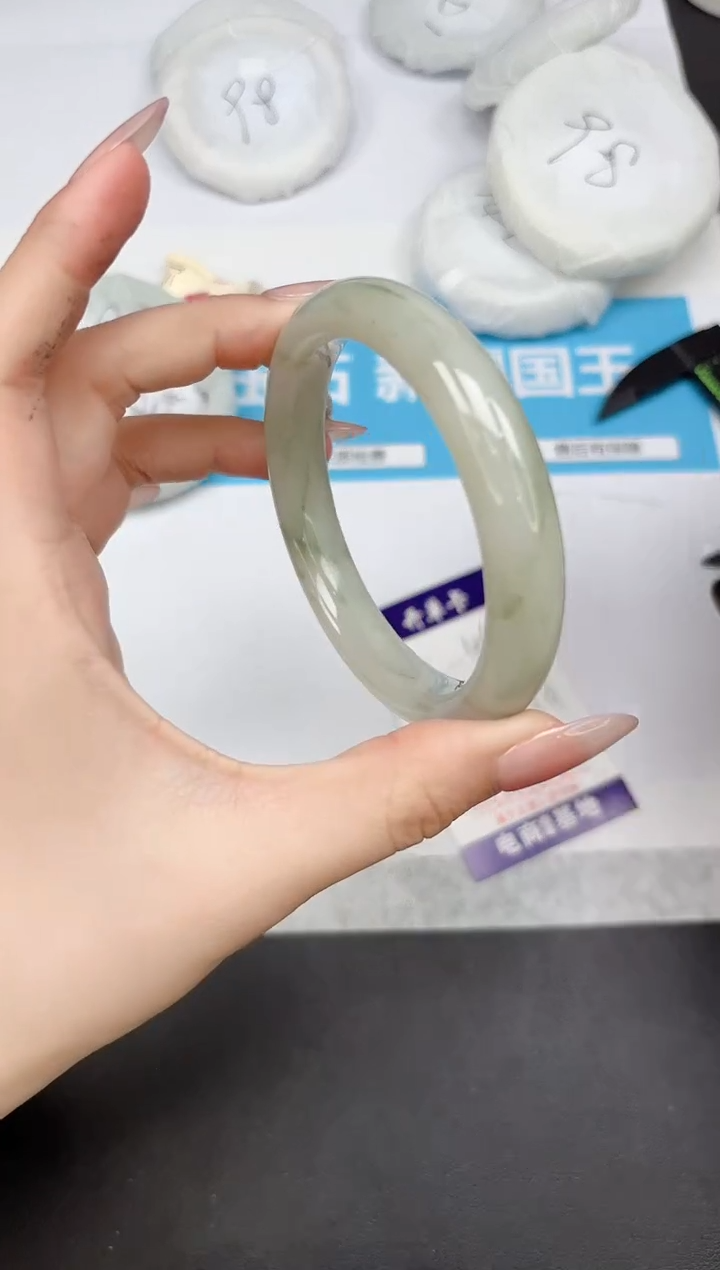 【闪购商品】石英质玉手镯未镶嵌447-60.5